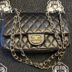 Black quilted designer inspired shoulder/crossbody bag with gold hardware NWOT